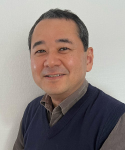 八木　一三